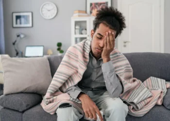 Health experts warn of increasing Covid infections and razor blade throat Covid symptom from new variants