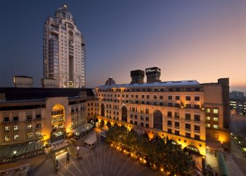 Sandton City Diamond Walk showcases trendsetting luxury fashion and international fashion labels in Africa.