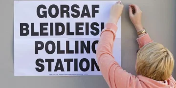 Voters in Caerphilly cast ballots in by-election to decide Hefin David’s replacement.