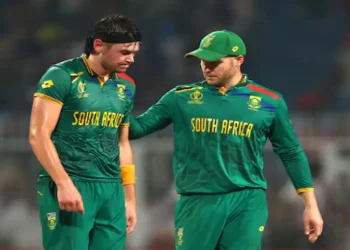 Lahore Cricket Action – Pakistan vs South Africa Gaddafi Stadium match night excitement.