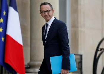 French authorities pull back on security measures in the Channel amid migrant crossings.