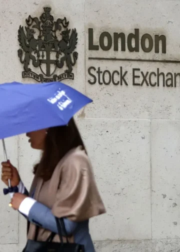 London Stock Exchange IPO marks economic growth forecast and stock market bounce back.