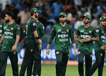 Pakistan cricket team pink kit in Pink Ribbon Pakistan Campaign match for breast cancer awareness.