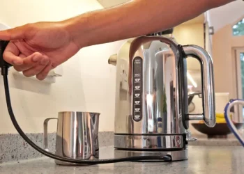 Electricity Pricing 2026: UK Breaks Gas Link Amid Iran Crisis